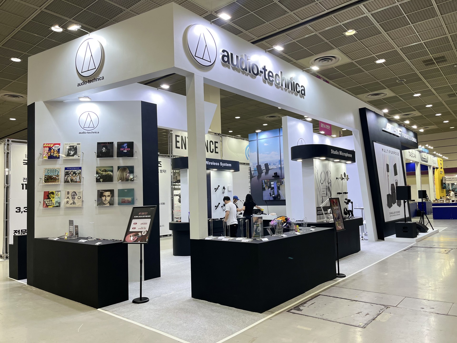 Audio-Technica 黑白影音品牌展台现场